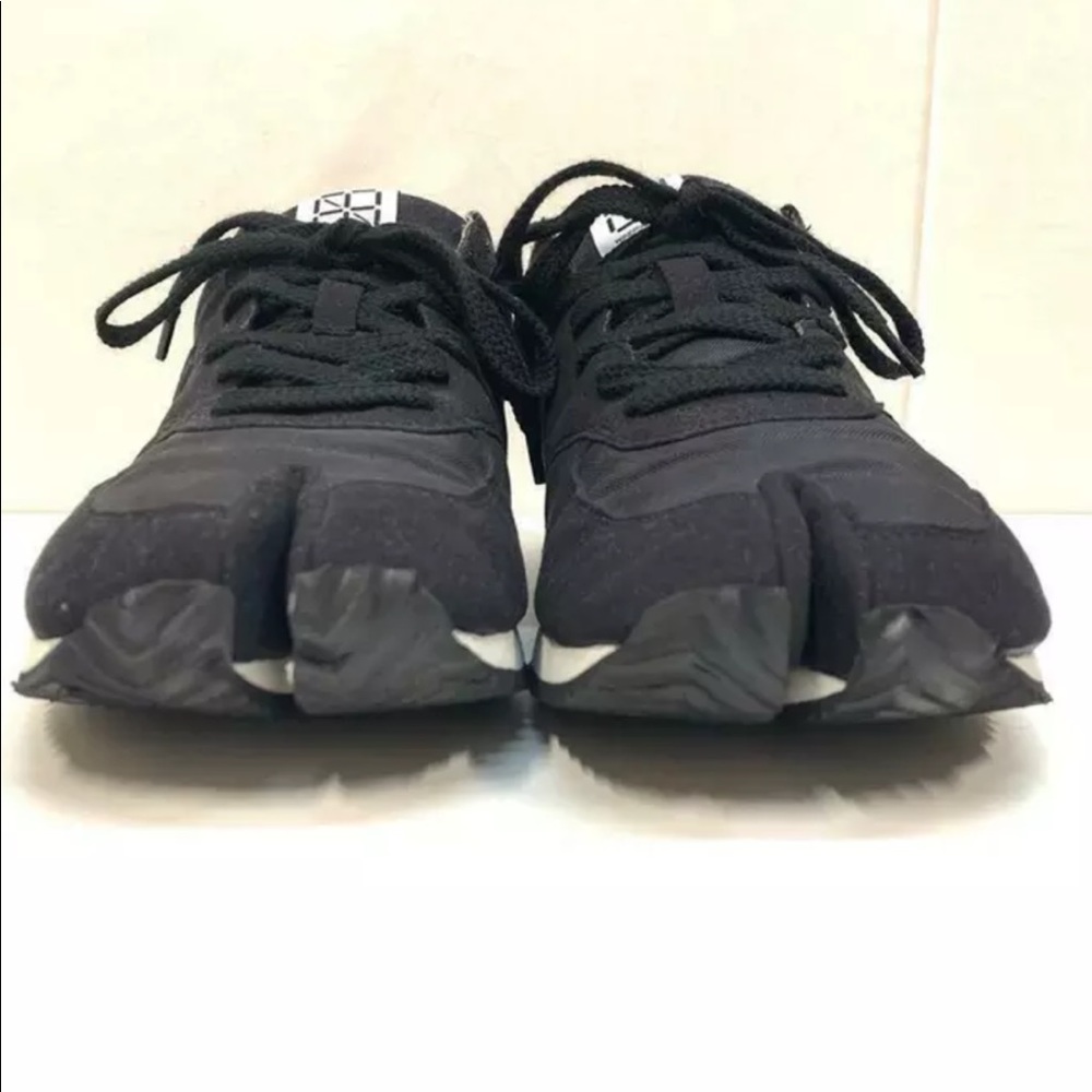 Victory Square Split Toe sneakers